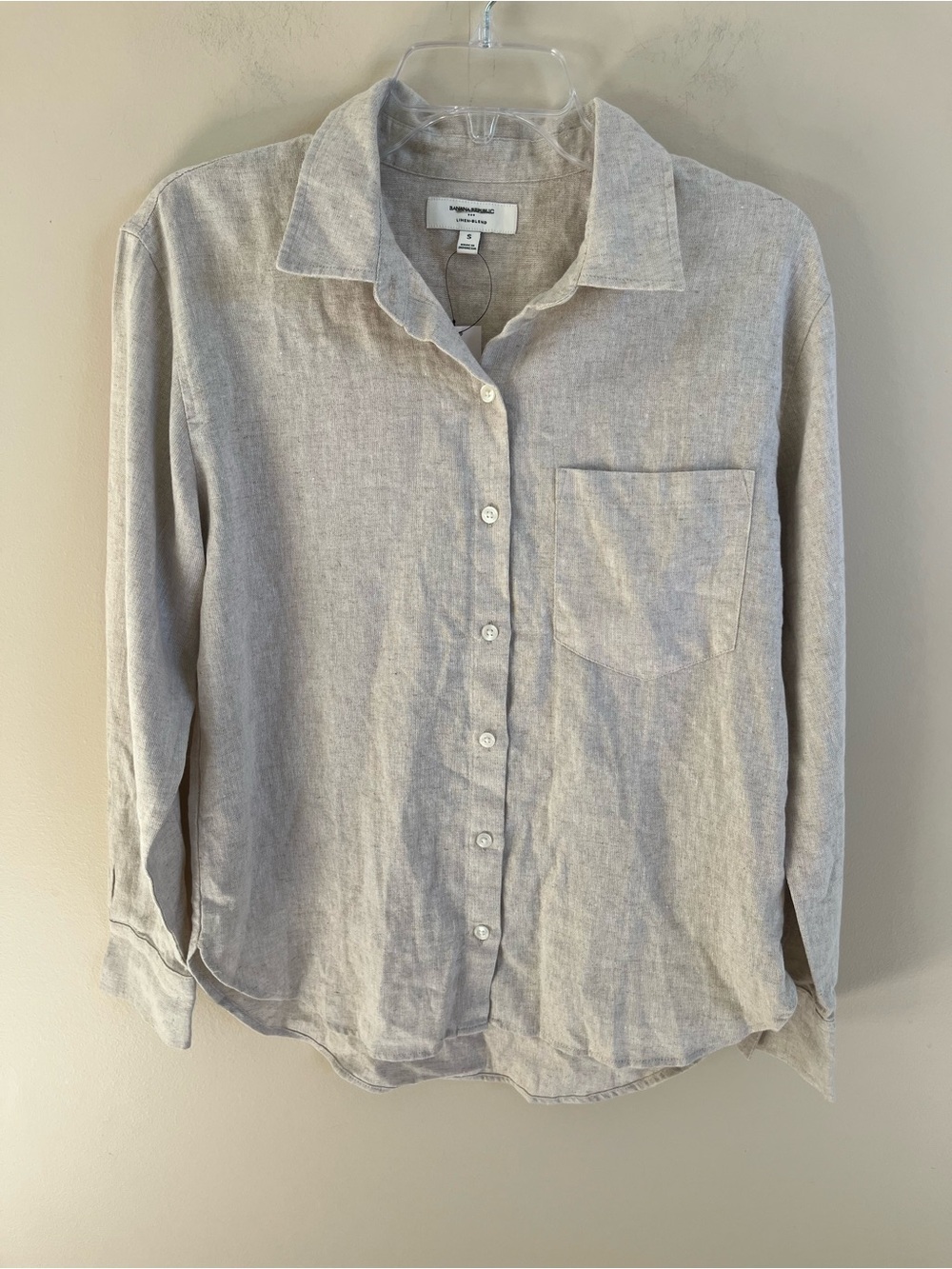 NWT-Banana Republic Button Down Shirt, Small
